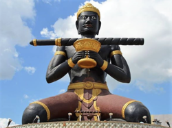 Ta dambang statue